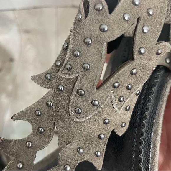 POUR LA VICTOIRE Vassy Studded Suede Heel Sandals Charcoal Grey 6.5 - Picture 6 of 16